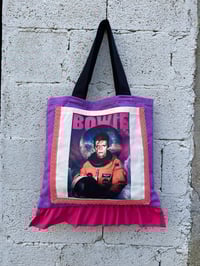 Image 1 of Bolsiña feita a man. BOWIE morada. Deseño exclusivo!