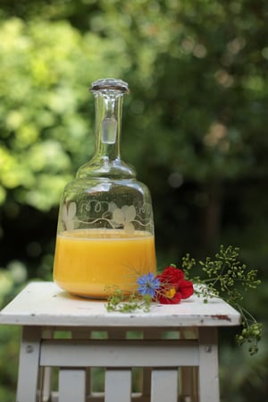 Image of Karaffe, ca 75ml, Glas mit sehr schönem KleeblattSchliff
