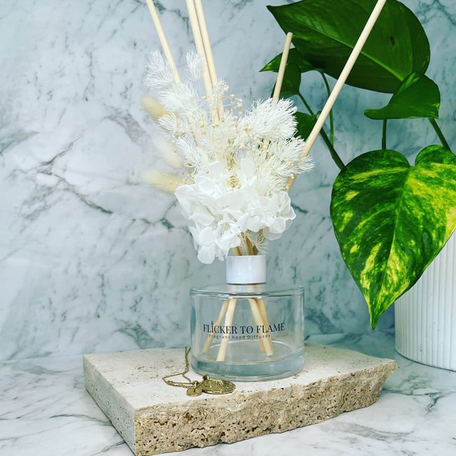 Floral Reed Diffuser 200ml - NATURAL/WHITE  **ONLY 10 AVAILABLE**