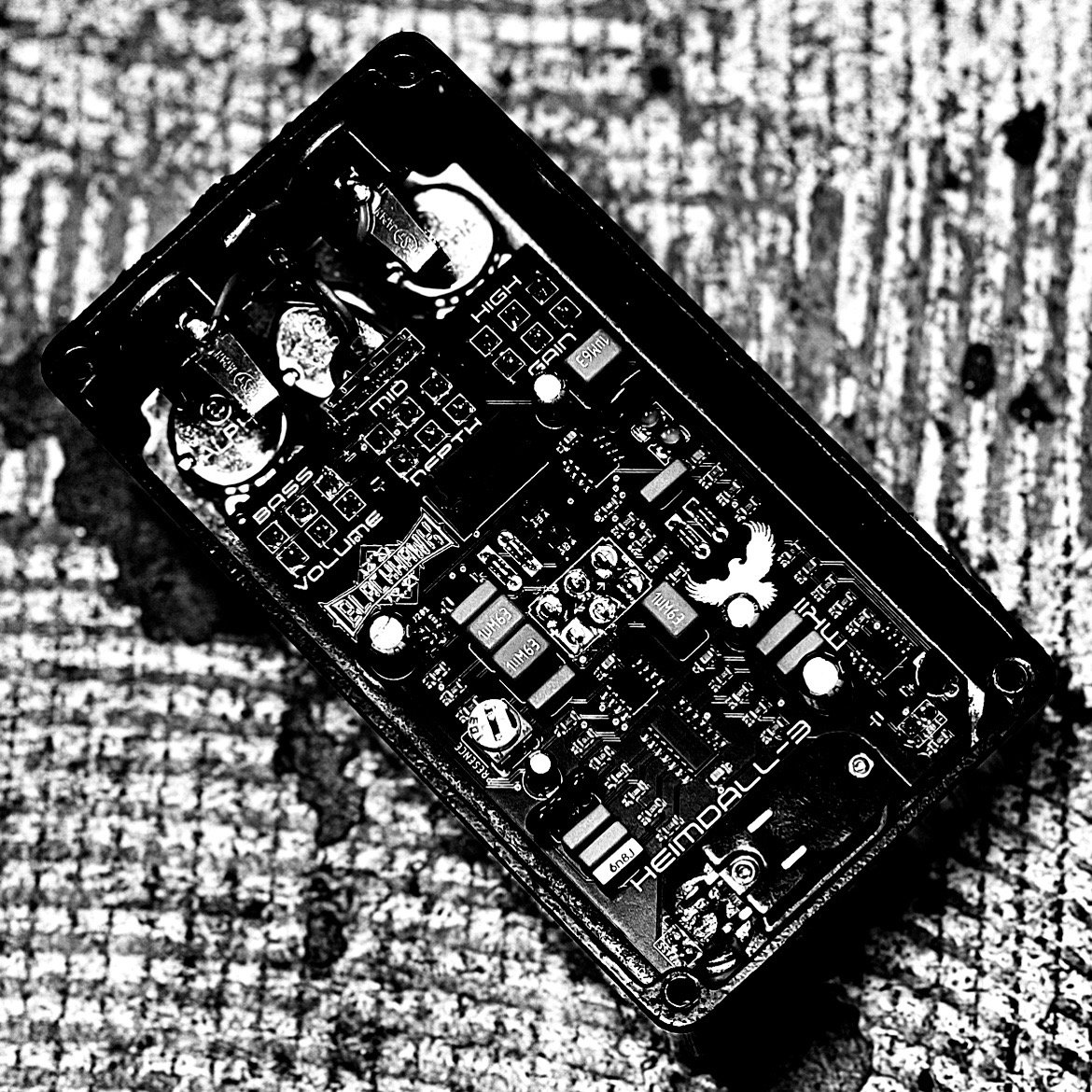 HEIMDALL-3 MKII DISTORTION | BLACKHAWK AMPLIFIERS