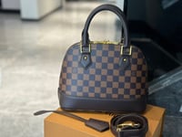 Image 5 of Mini patterned bag🤎