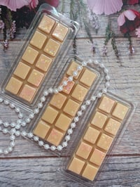 Vanilla Cupcake Snap Bar Clam