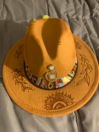 Image 2 of “Con Amor Eterno Te He Amado" Hand-Burned Narrow Brim Panama Hat