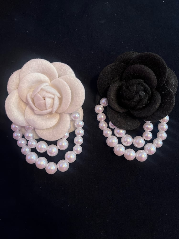 Image of Black & White Rose