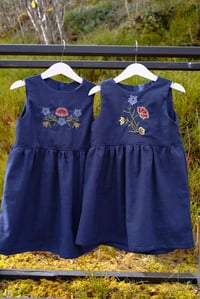 Image 7 of Festkjole med bunadsbroderi