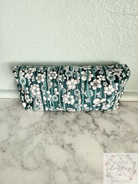 Image 1 of Sunglasses case - Turquoise and White
