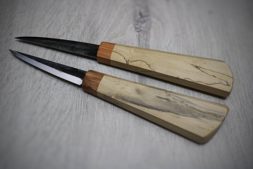 Image of 90mm slöjd with elder and yew handle 
