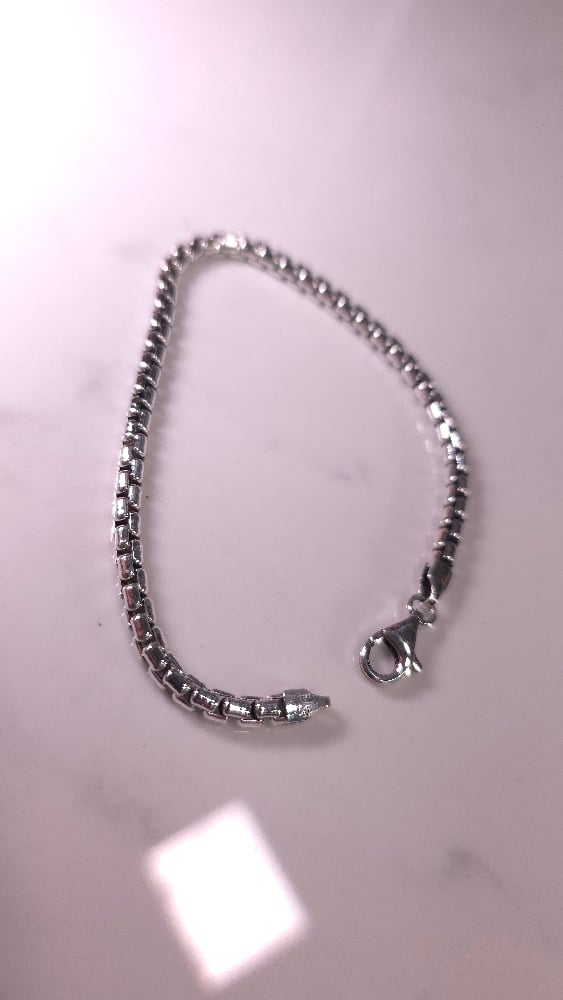 Image of Rounded box chain bracelet 