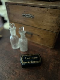 Image 3 of Pilulier, tabatière, Napoleon III, fin XIXème siecle en carton bouillit et laqué. Rare!