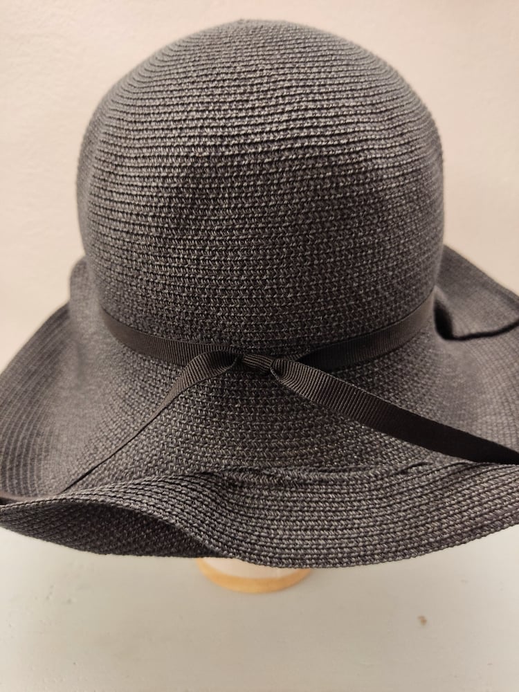 Image of Cappello diva nero modellabile