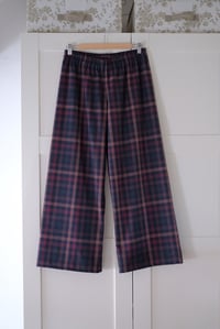 Image 1 of Pantaloni ampi Tartan (+ colori)