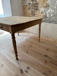 Image 5 of La table carrée