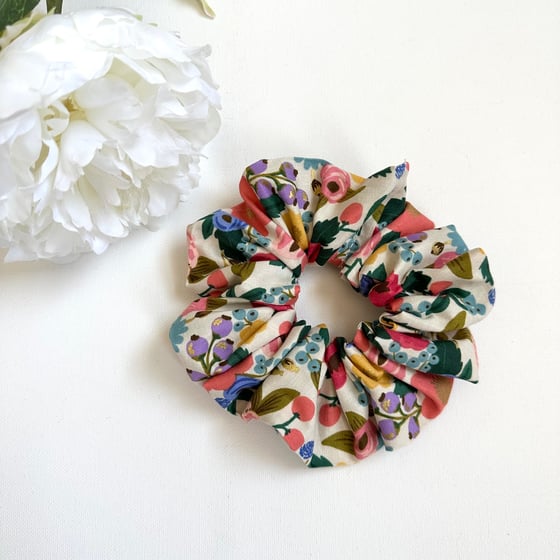 Image of Fluffy Scrunchie - Rifle Paper Co. - Rainbow Floral