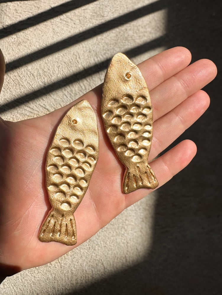 Image of Gold Faux Fish