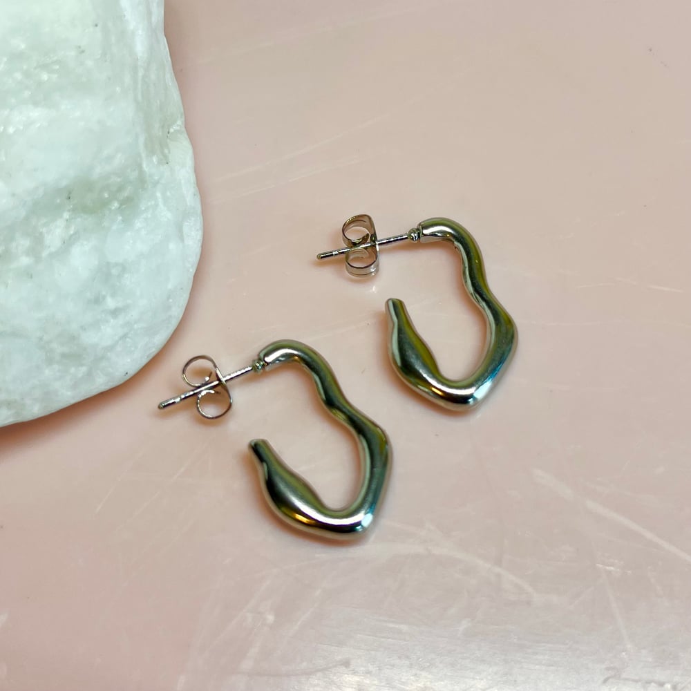 Image of Wavy Blob Half Hoops