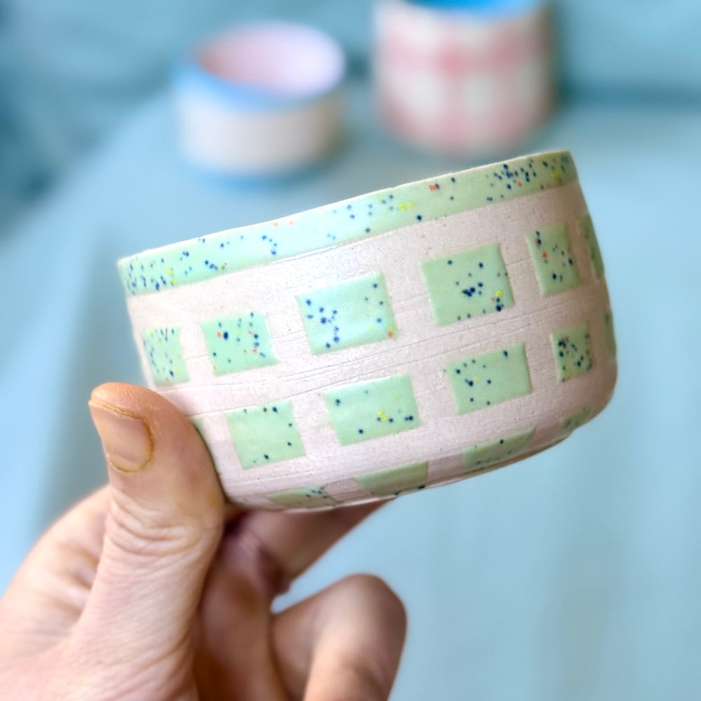 image of mint speck grid cup
