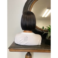 Image 3 of LYNSEY| SHORT DEEP T PART LACE FRONT WIG