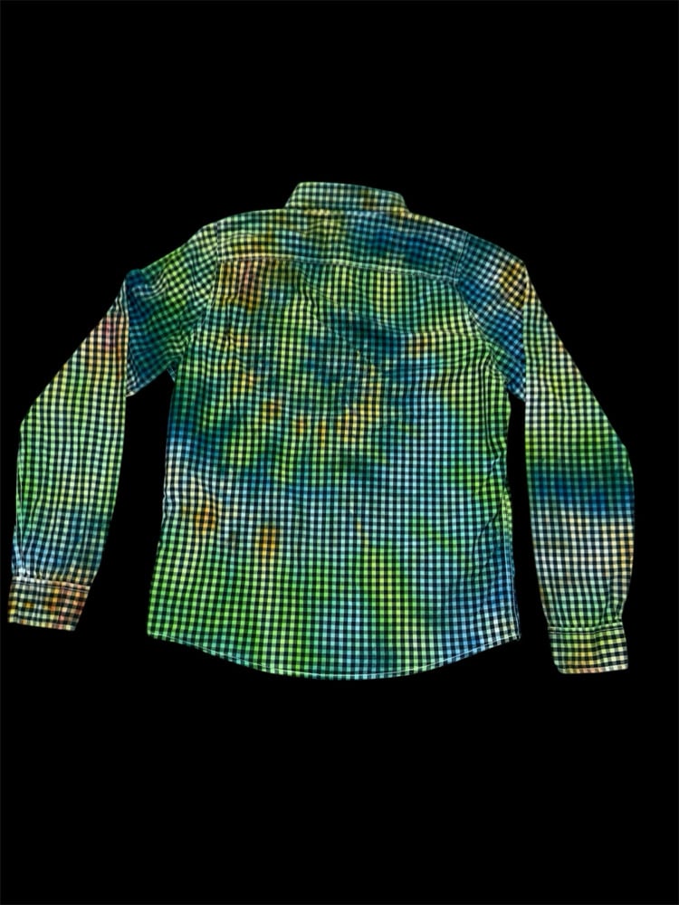 Image of (L) Tropical Swirl Long Sleeve Button Up 