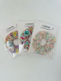 Image 1 of Chouchou à l'unité tissu Liberty multicolores