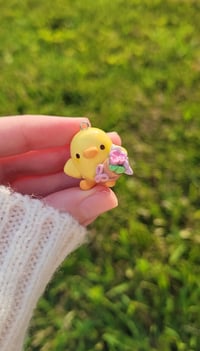 Image 2 of Bomi bouquet charm