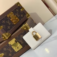 Image 19 of Lou small wallets (click to browse)