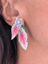 Image 1 of Boucles d'oreilles feuilles pothos 