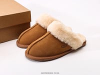Image 3 of Fur slippers 🤎