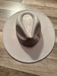 Grayish tan hat 