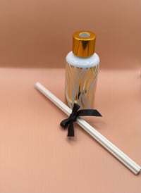 Image 2 of Reed Diffuser Set