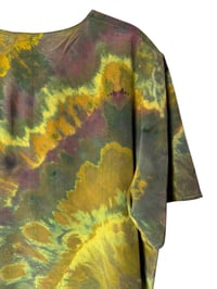 Image 8 of ♻️ UPCYCLED 2X Vintage Silk Top in Bold Agate Ice Dye