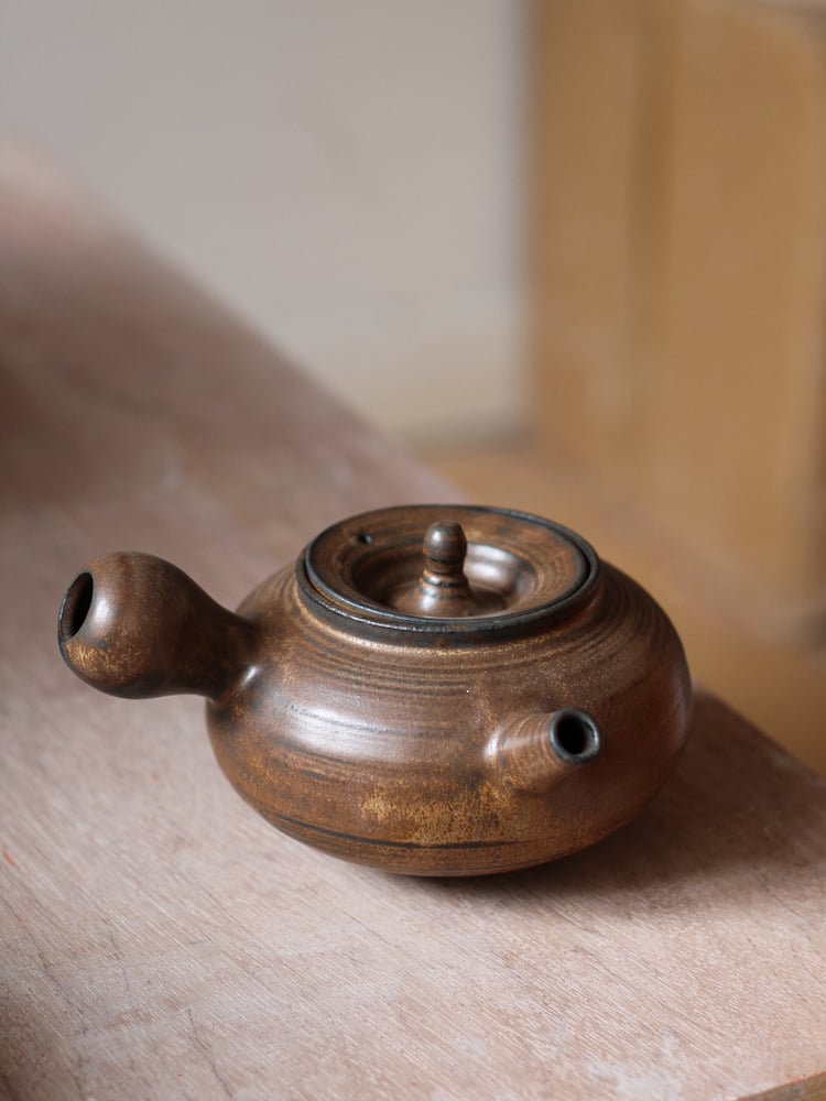 Image of teapot in tamba