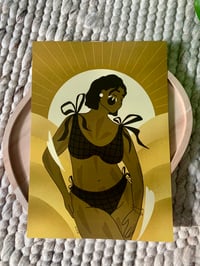 Image 1 of Femme rayonnante 