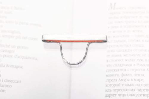 Image of "Он мне знаком, он мне родной" silver ring with red plexiglass
