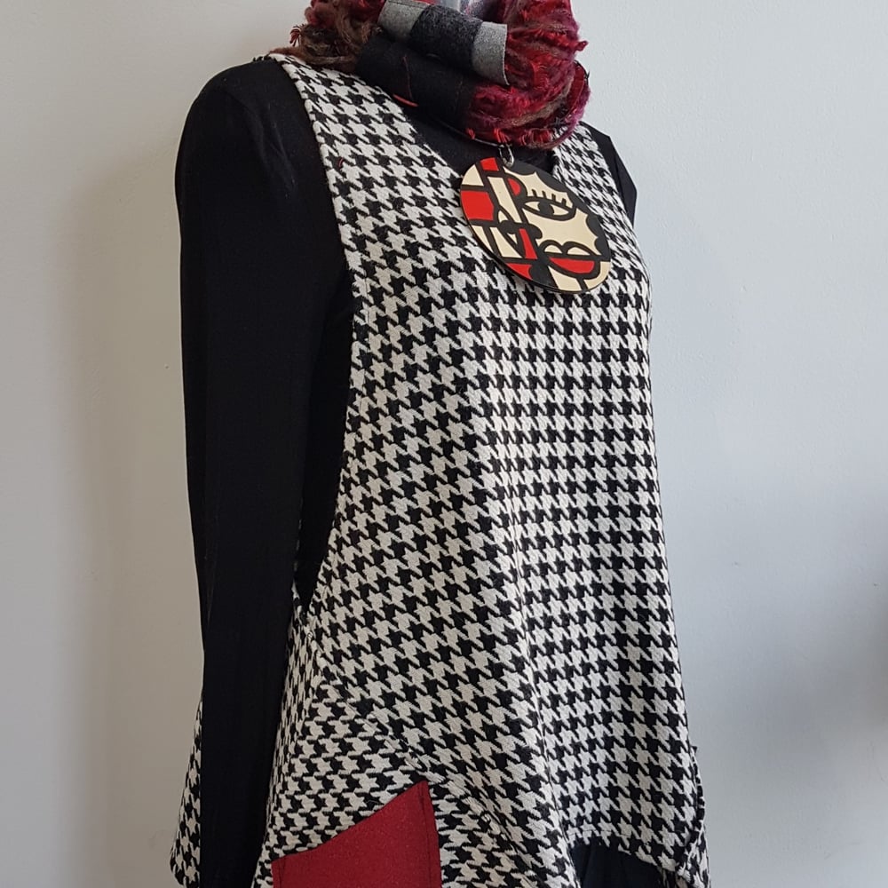 Image of wool hounds tooth vest...medium