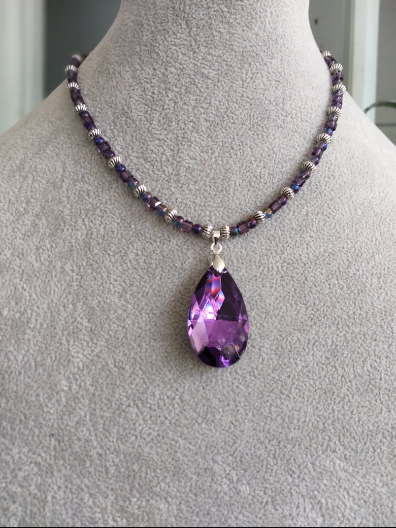 Image of PURPLE TITANIUM CRYSTAL PENDANT NECKLACE