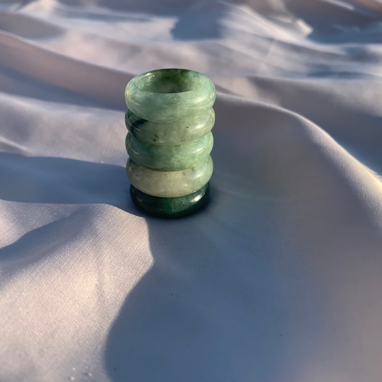 jade ring Image 2