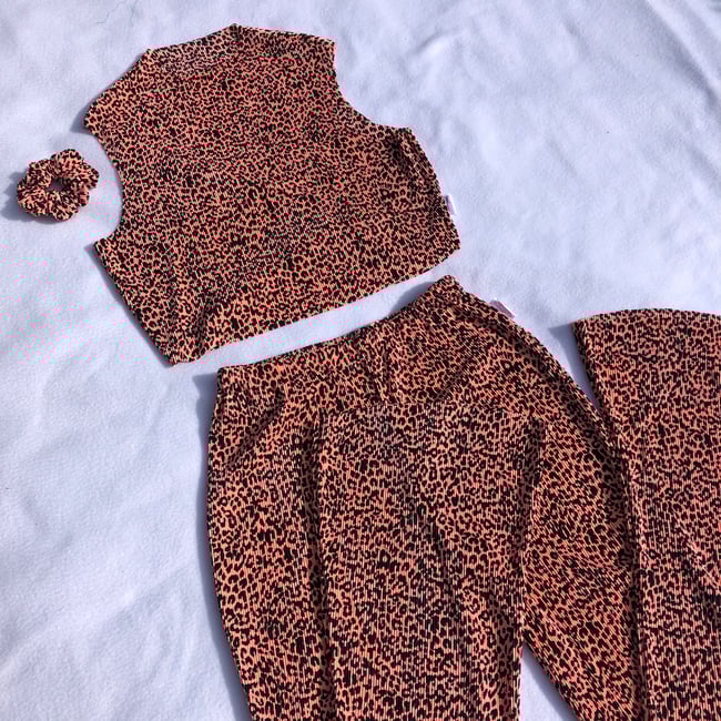 Leopard crinkle satin top 