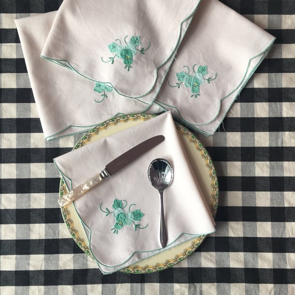 Image of Aqua floral embroidered napkin set 