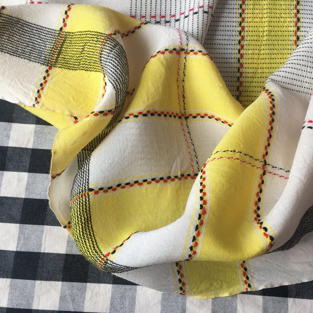 Image of Yellow stripe napkin and tablecloth set 