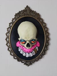 Skull sculpture 