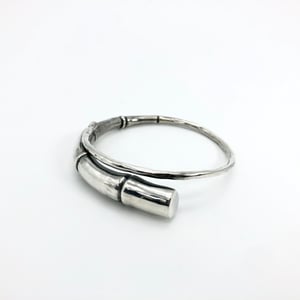Image of Silver Tendril Bangle Bracelet 04