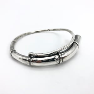 Image of Silver Tendril Bangle Bracelet 04