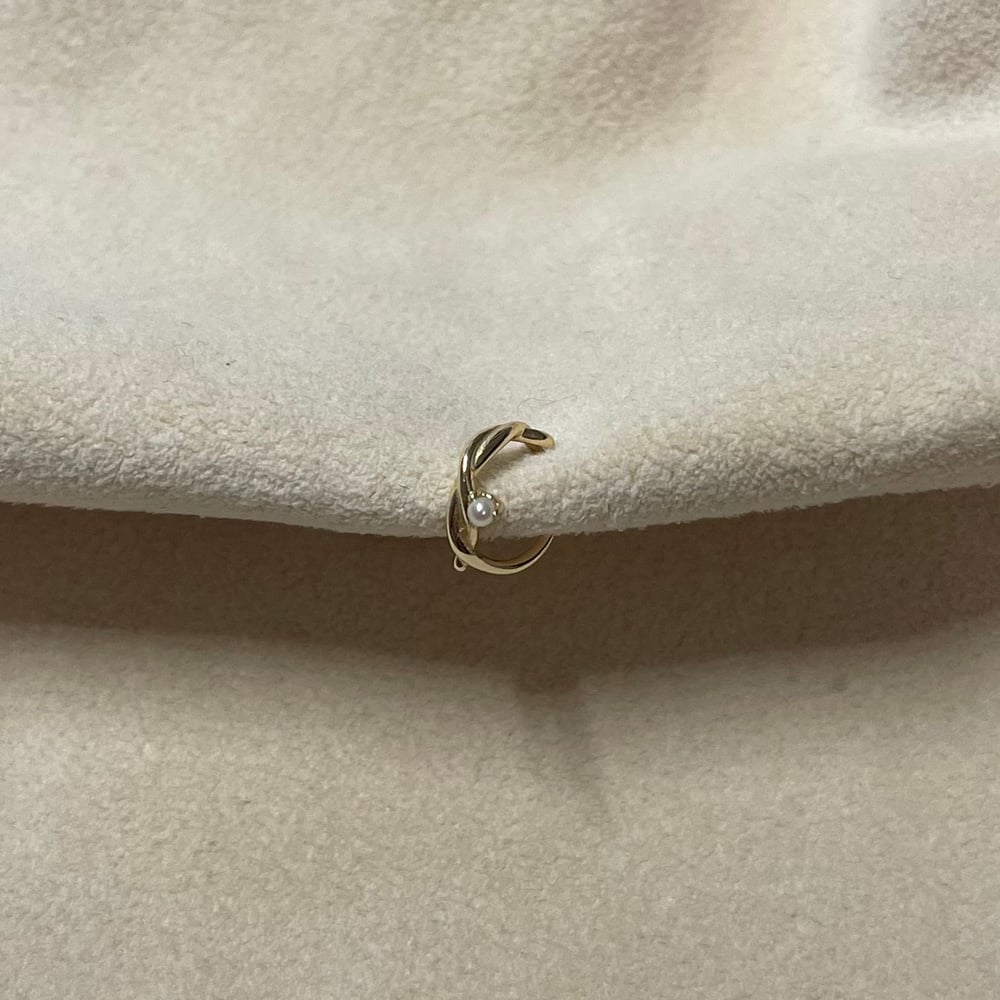 Image of Pearl Enchanted faux nose ring 