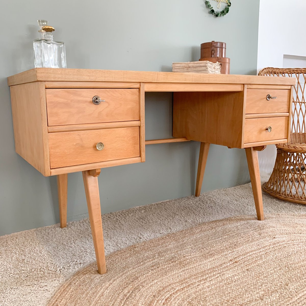 Image of VENDU/SOLD OUT Bureau Compas Mint