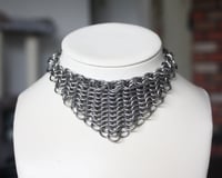 Pointed Bib