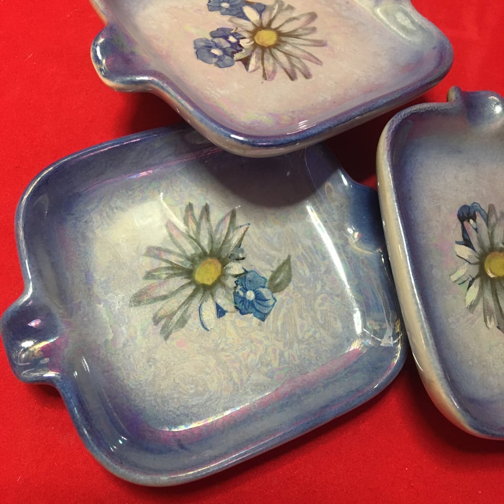 Set of 3 lusterwear ashtrays