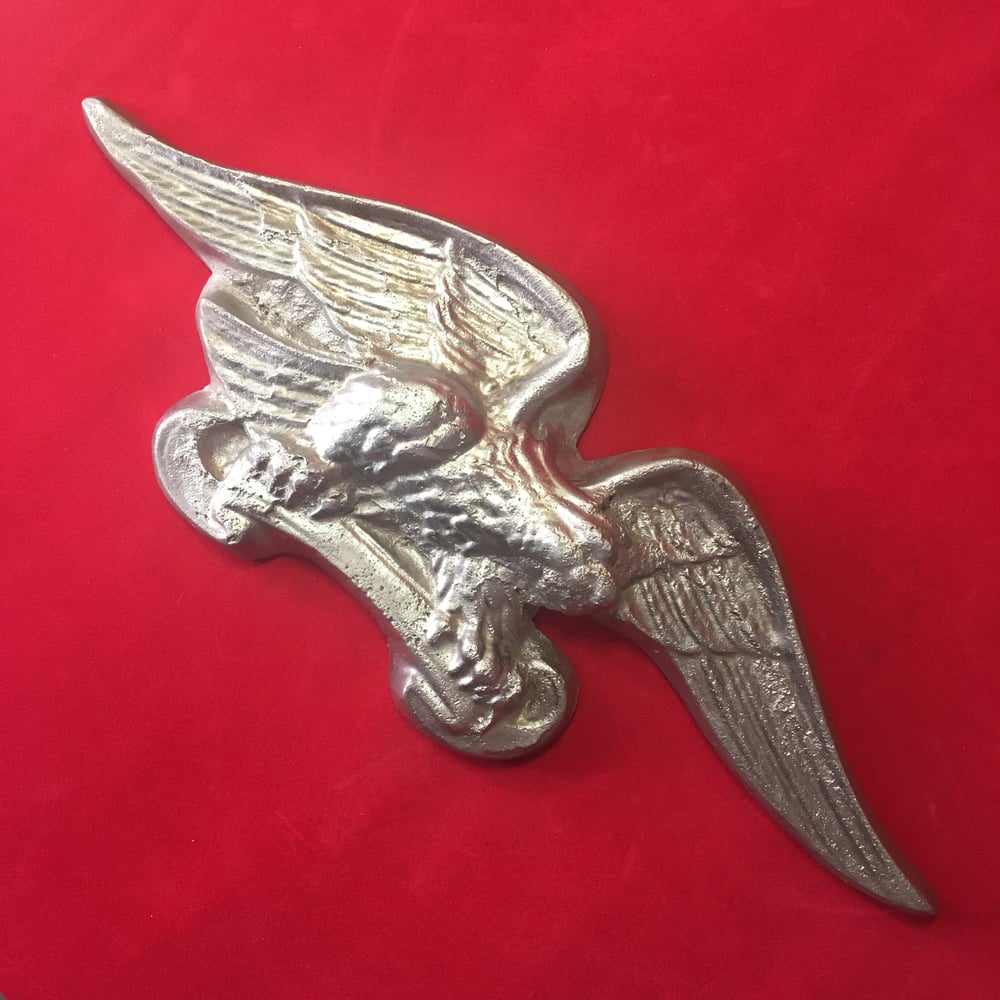 Cast aluminum eagle