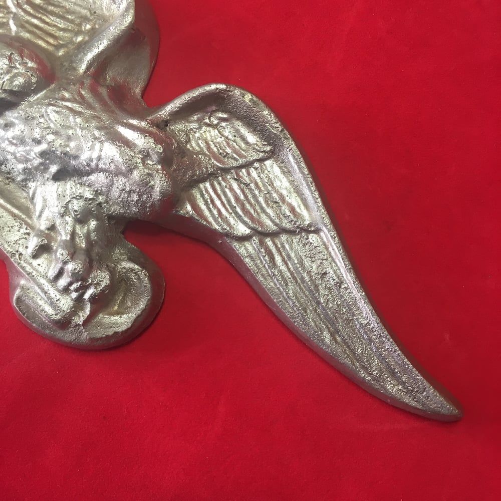 Cast aluminum eagle