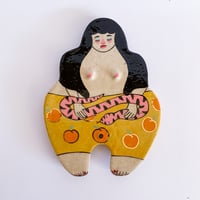 Image 2 of Curvy Girl Plate - Yellow and Peach Bathers