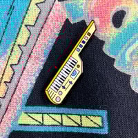 Image 2 of Pin's SYNTH